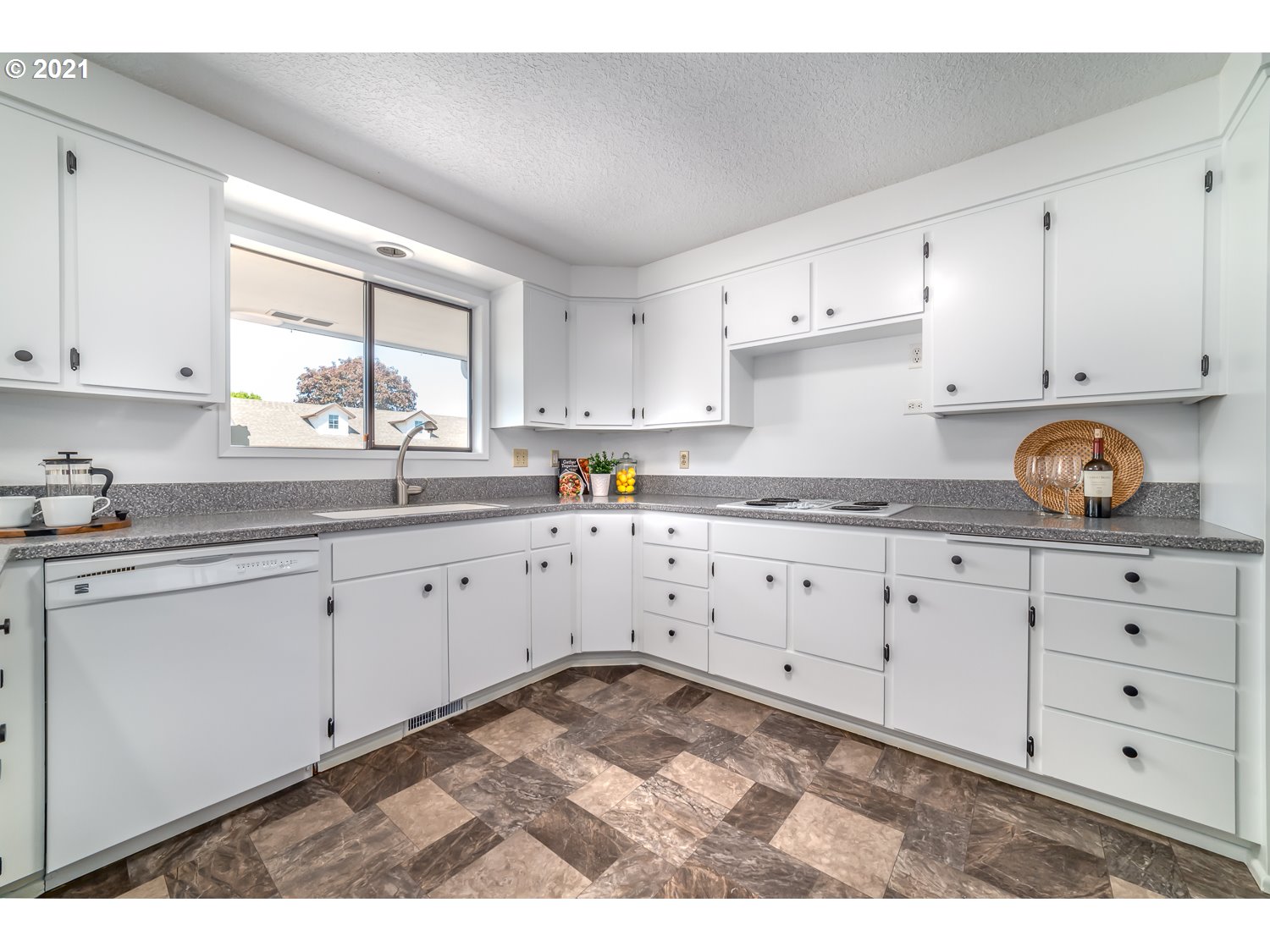 2197 North 23rd Street Springfield, OR 97477 - Photo 11 of 29