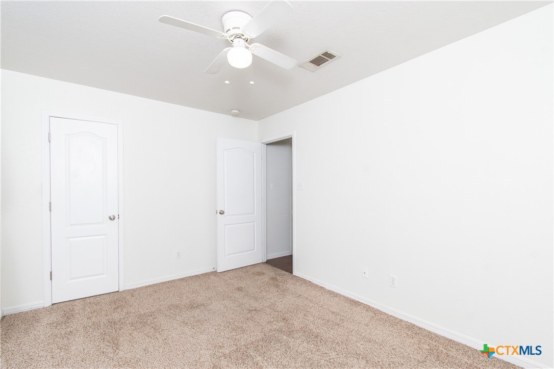 568 Morgan's Point Road Belton, TX 76513 - Photo 16 of 20 a view of an empty room