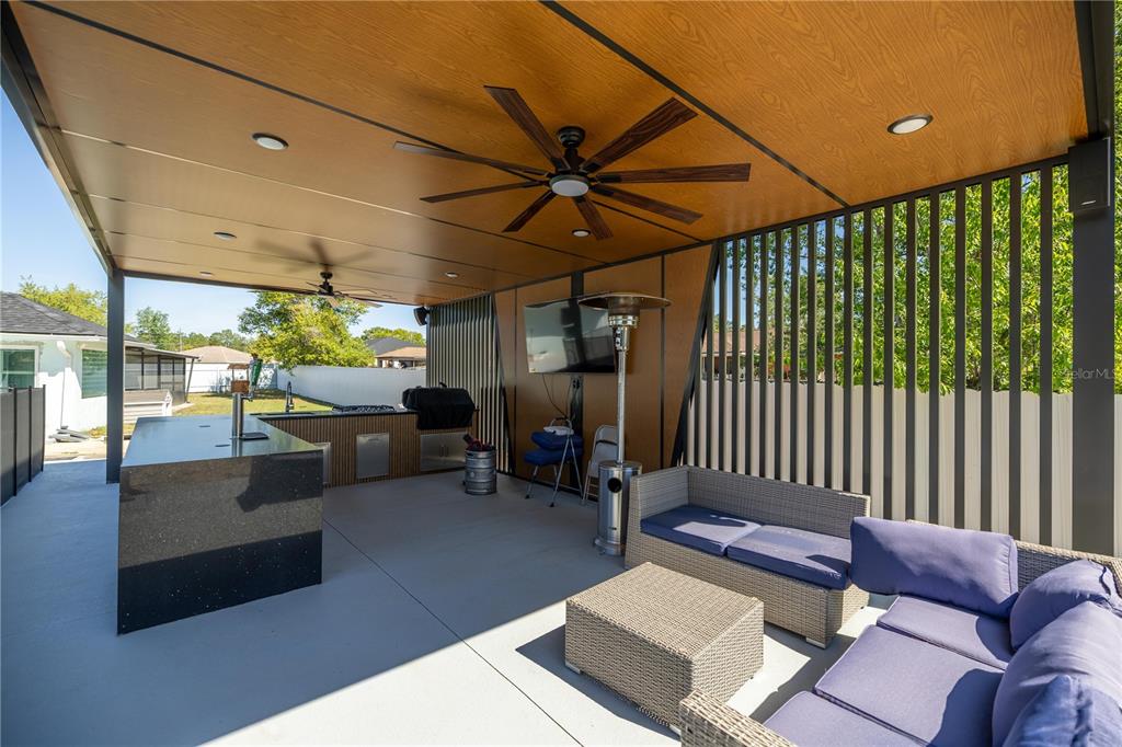 7191 Hemlock Road Ocala, FL 34472 - Photo 31 of 34 a living room with furniture