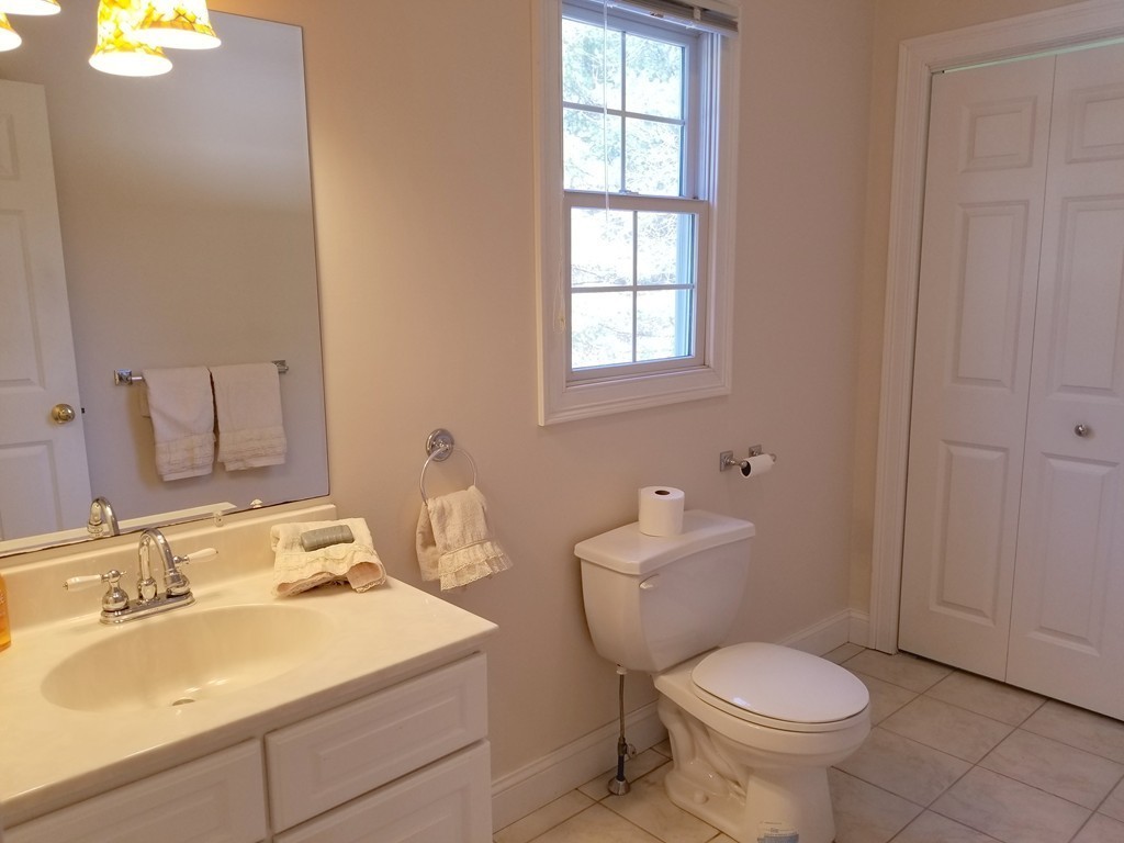 28 Summerfield Road Amherst, MA 01002 - Photo 12 of 30 Gallery Image 12