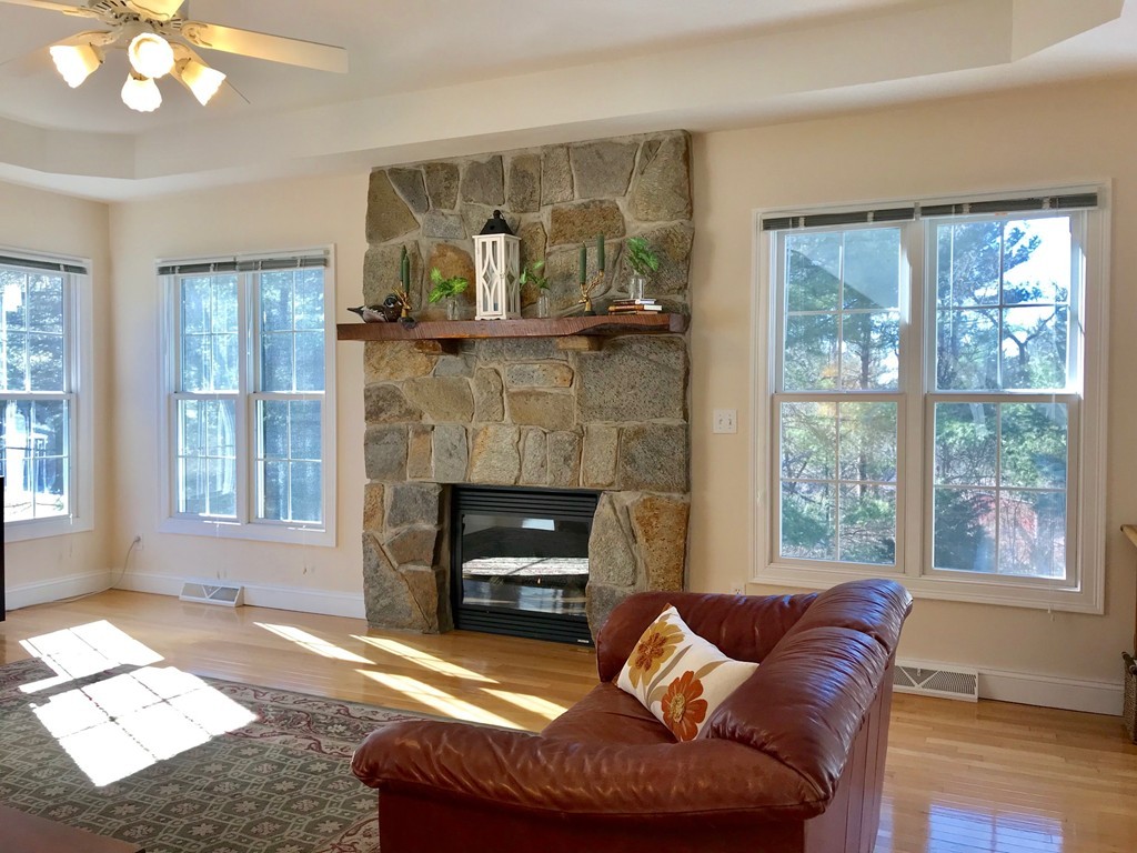 28 Summerfield Road Amherst, MA 01002 - Photo 3 of 30 Gallery Image 3