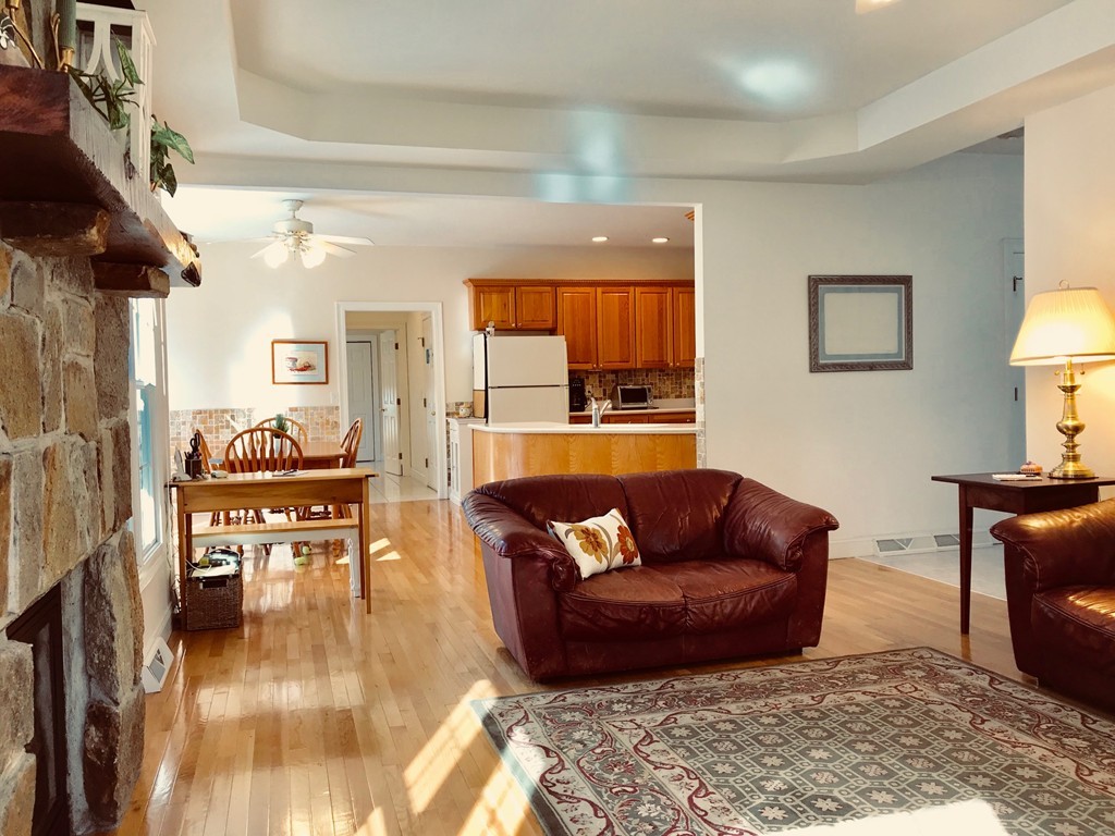 28 Summerfield Road Amherst, MA 01002 - Photo 6 of 30 Gallery Image 6