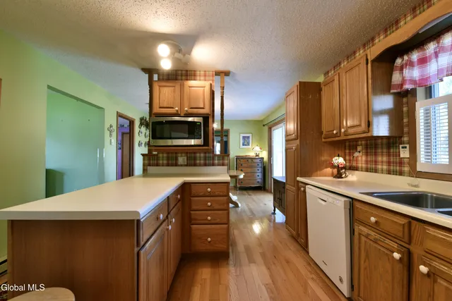 $259,900 | 128 Pilling Drive, Fonda, NY 12068