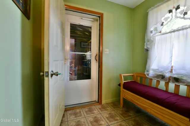 $259,900 | 128 Pilling Drive, Fonda, NY 12068