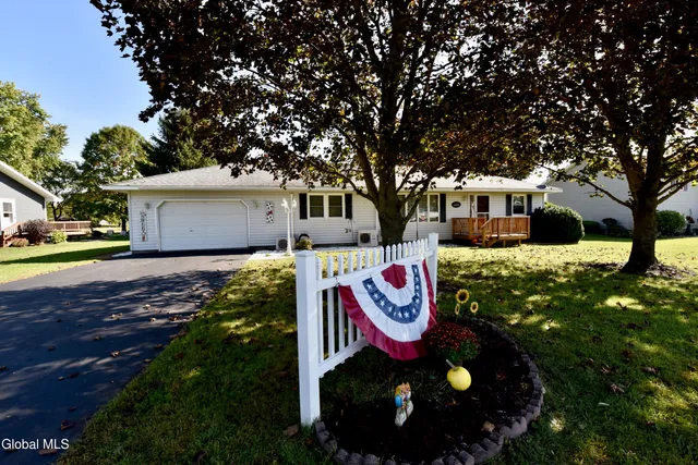 $259,900 | 128 Pilling Drive, Fonda, NY 12068