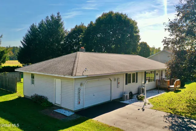 $259,900 | 128 Pilling Drive, Fonda, NY 12068