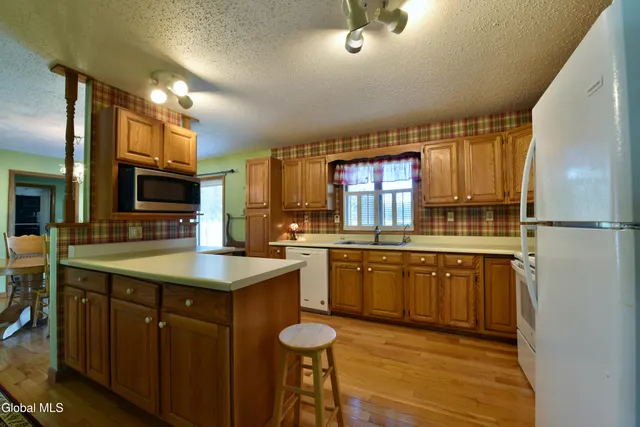 $259,900 | 128 Pilling Drive, Fonda, NY 12068