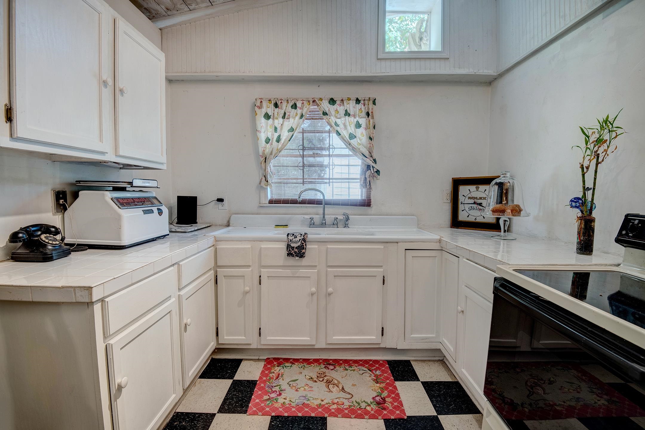 1011 Main Street Daphne, AL 36526 - Photo 15 of 42 Kitchen