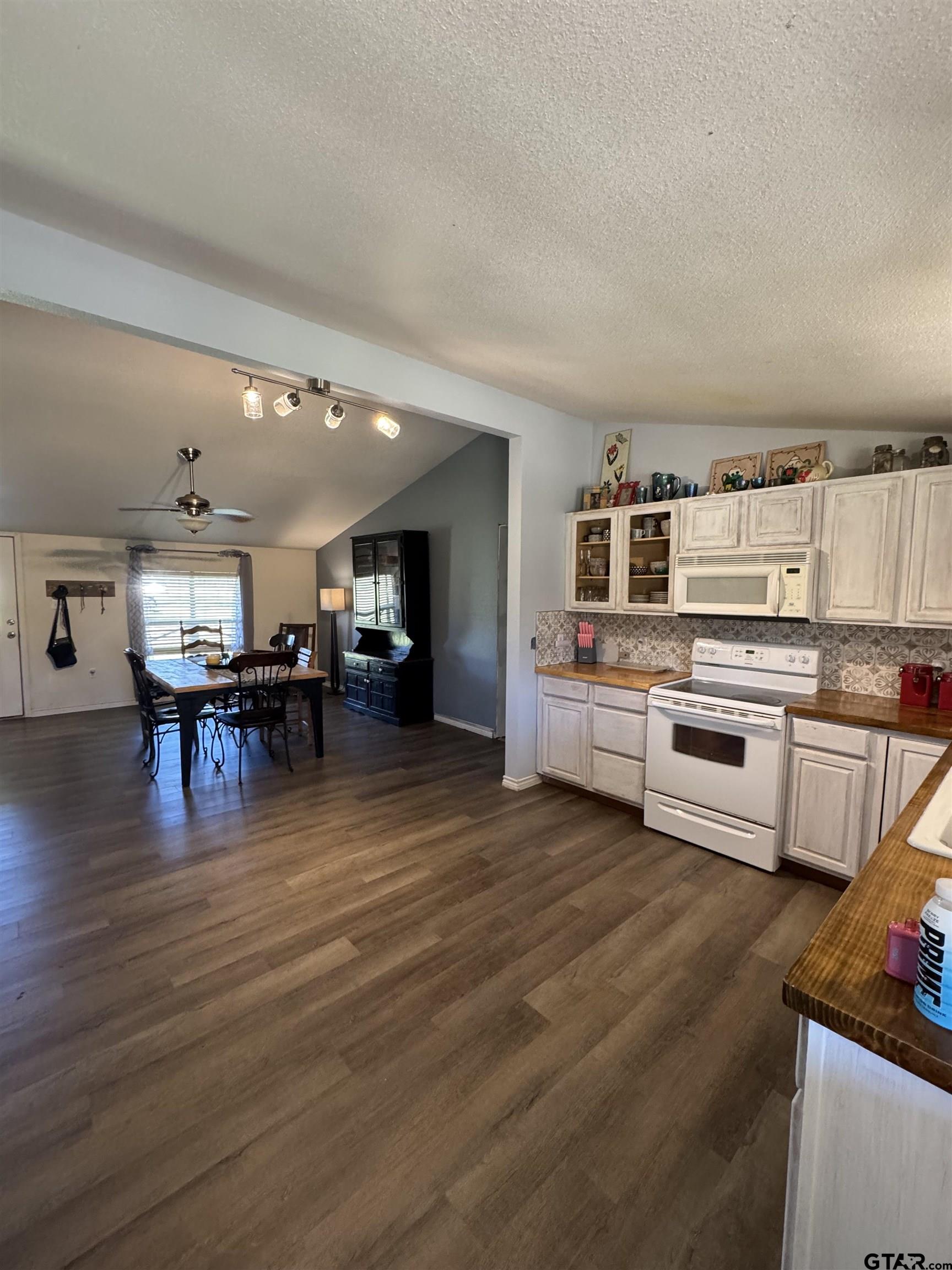 11866 Highway 37 Winnsboro, TX 75494 - Photo 3 of 41