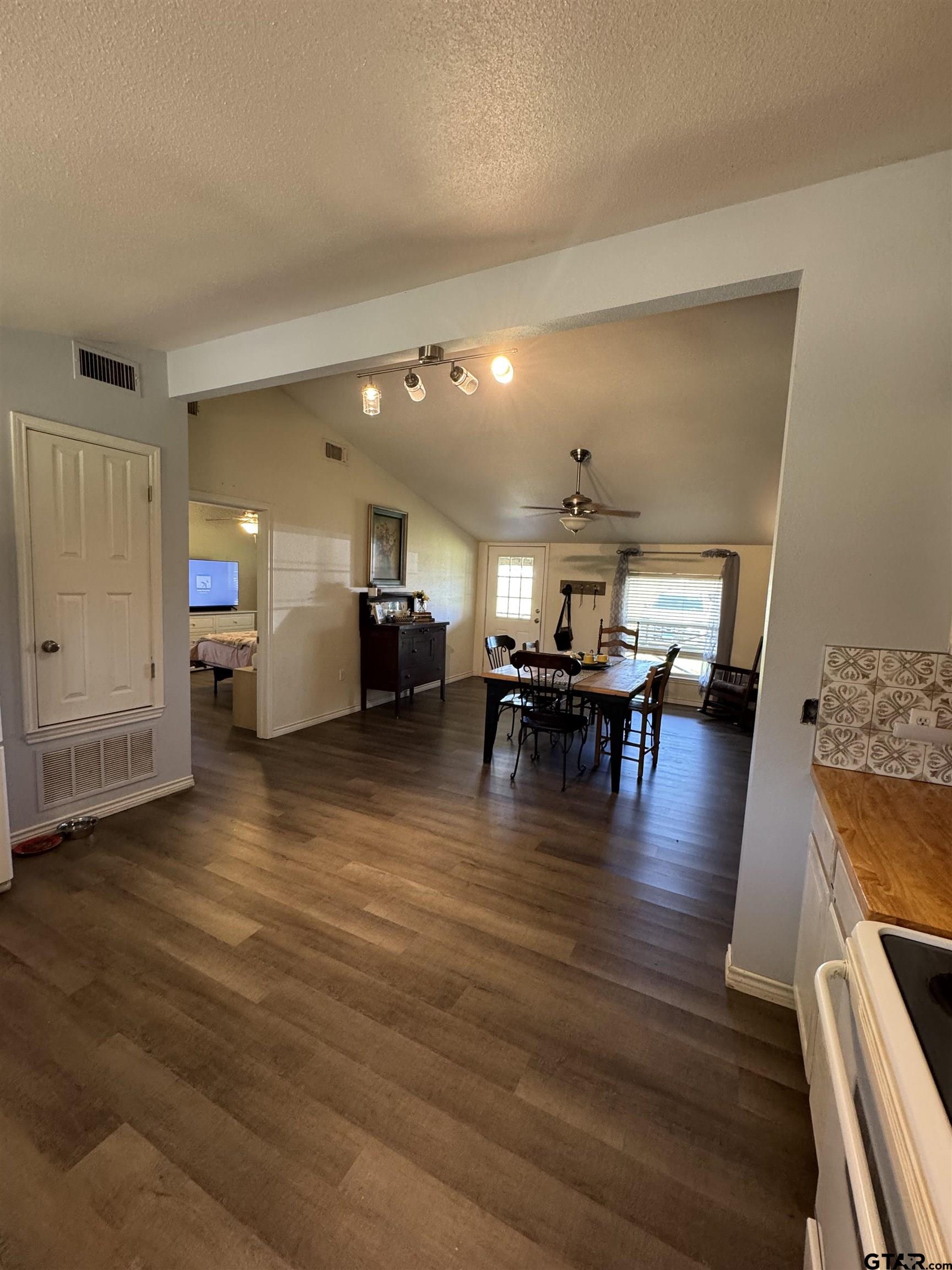 11866 Highway 37 Winnsboro, TX 75494 - Photo 4 of 41