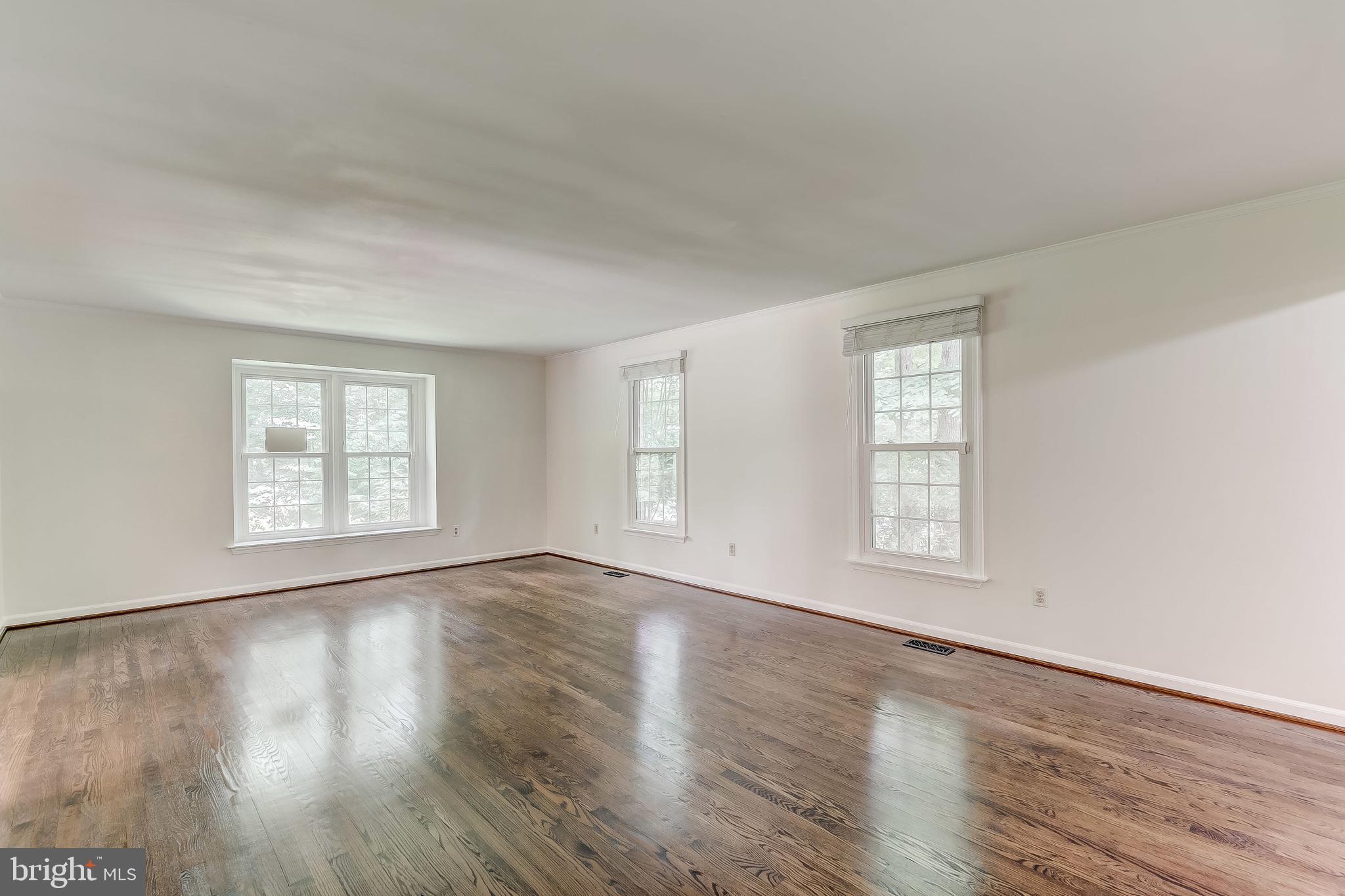 12500 Timber Grove Road Reisterstown, MD 21136 - Photo 12 of 89 Living Room