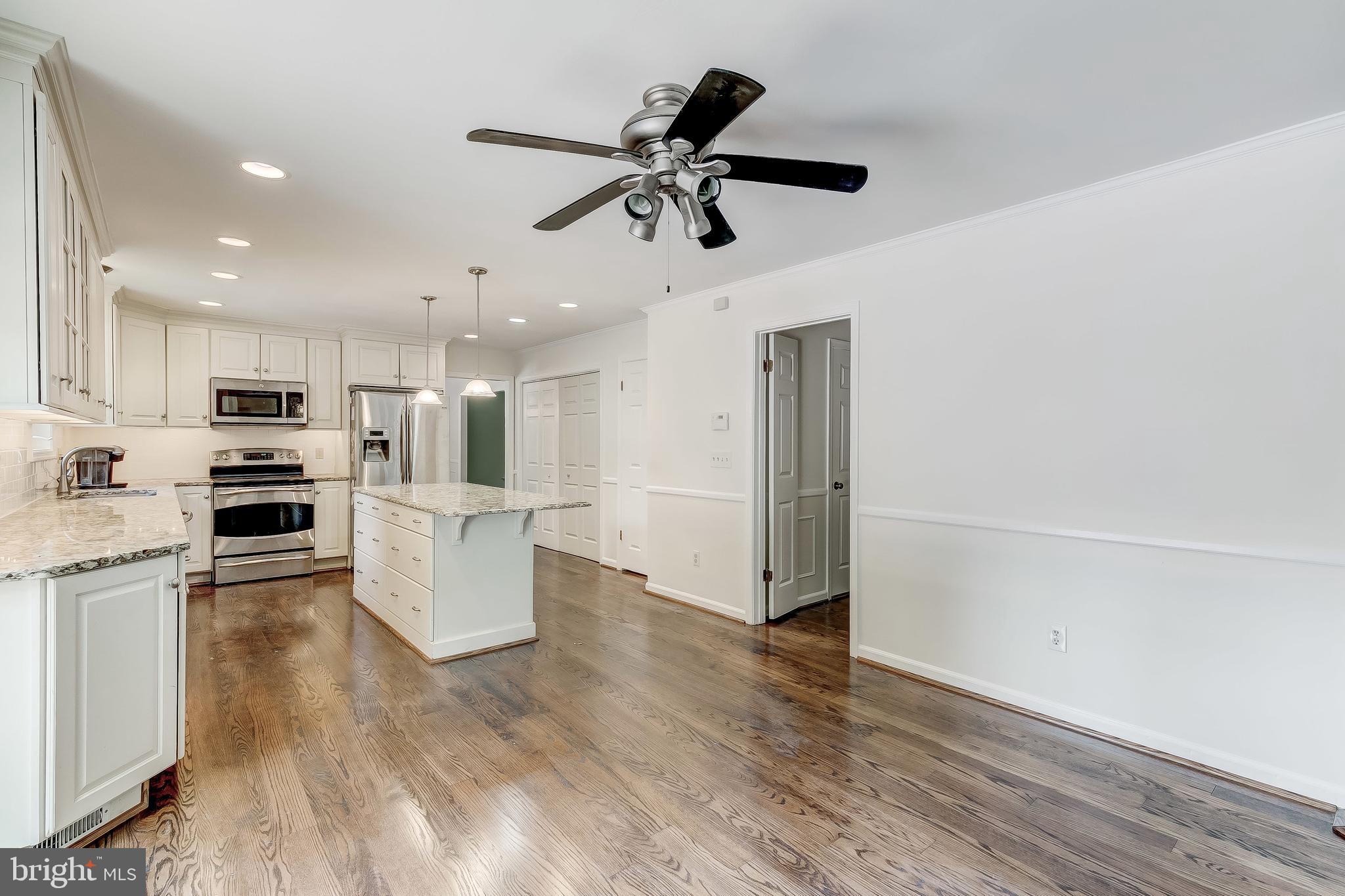 12500 Timber Grove Road Reisterstown, MD 21136 - Photo 20 of 89 Kitchen Table Space