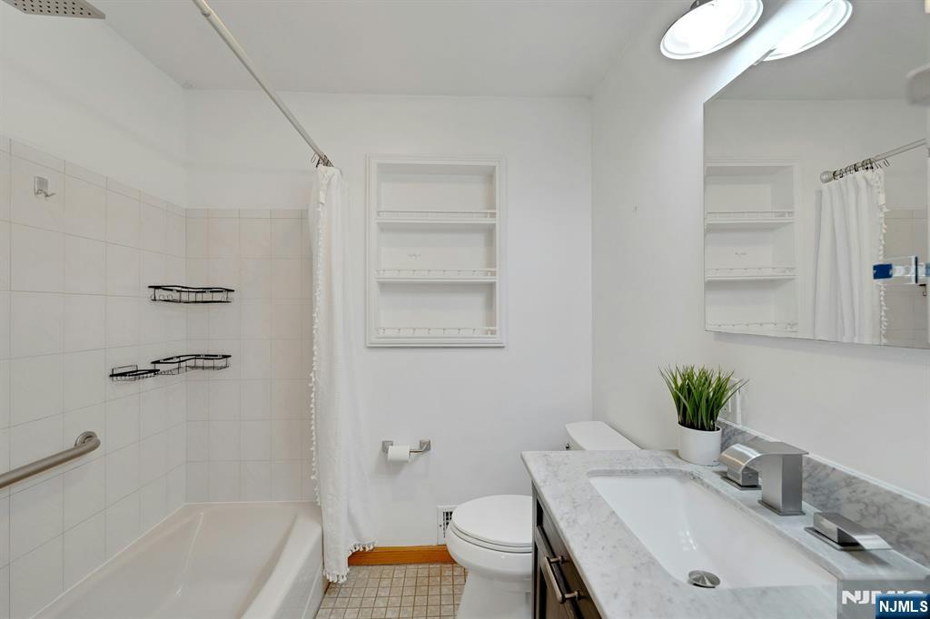 451 Chestnut Street Nutley, NJ 07110 - Photo 19 of 33