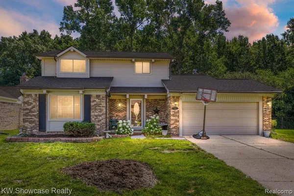 $3,200 | 6322 Clarendon Drive, Canton, MI 48187