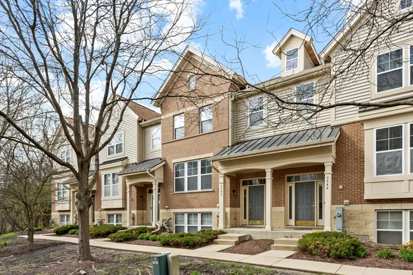 $2,850 | 5546 Cambridge Way, Unit 5546, Hanover Park, IL 60133