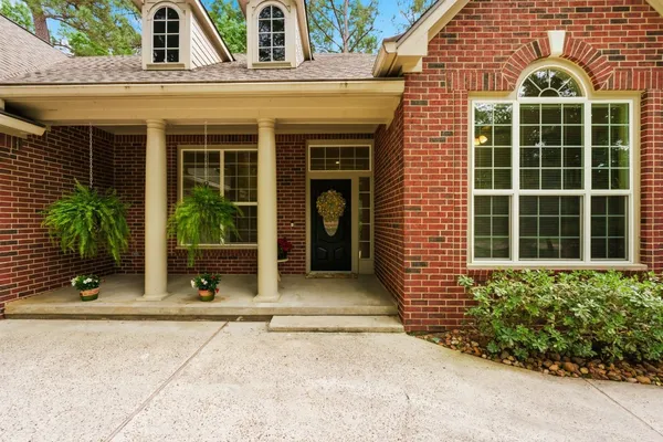 $525,000 | 110 South Mill Trace Drive, The Woodlands, TX 77381