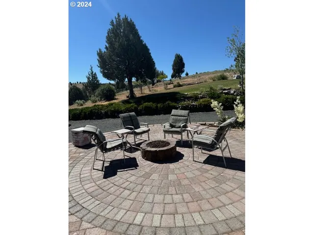 $550,000 | 58392 Antelope Lane, Mount Vernon, OR 97865