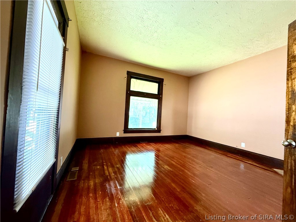 608 West Spring Street New Albany, IN 47150 - Photo 7 of 20