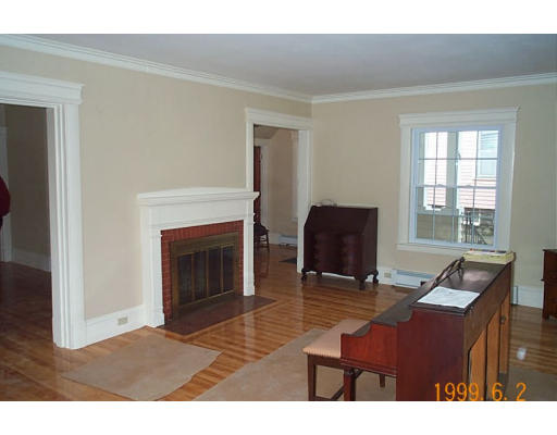 183 King Philip Road Worcester, MA 01606 - Photo 4 of 16