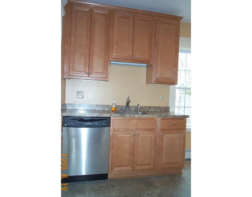 183 King Philip Road Worcester, MA 01606 - Photo 7 of 16