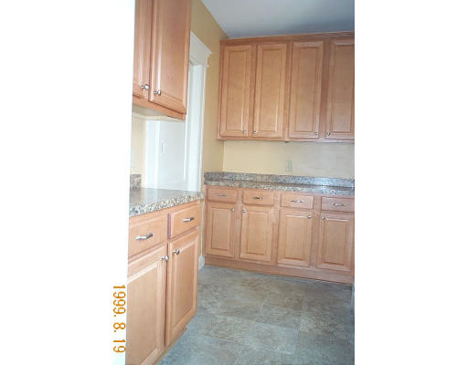 183 King Philip Road Worcester, MA 01606 - Photo 9 of 16