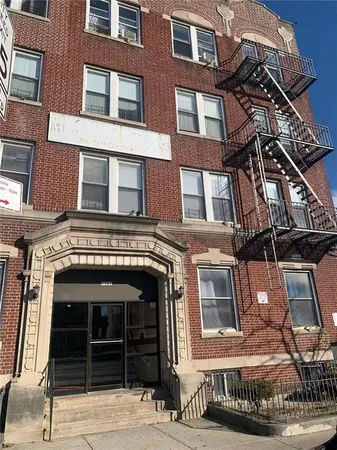 $305,000 | 1967 65th Street, Unit 4E | Mapleton
