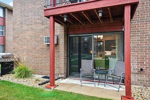 $149,900 | 15728 Terrace Drive, Unit RO1, Oak Forest, IL 60452