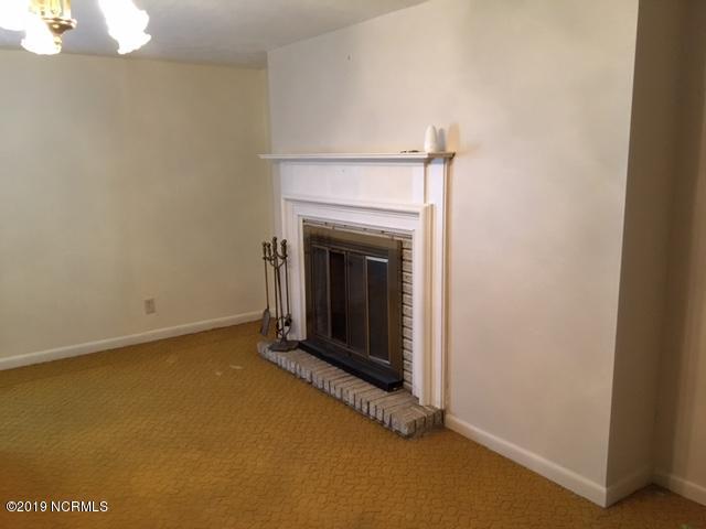 356 Bridgers Road Clarkton, NC 28433 - Photo 13 of 15 Living Room