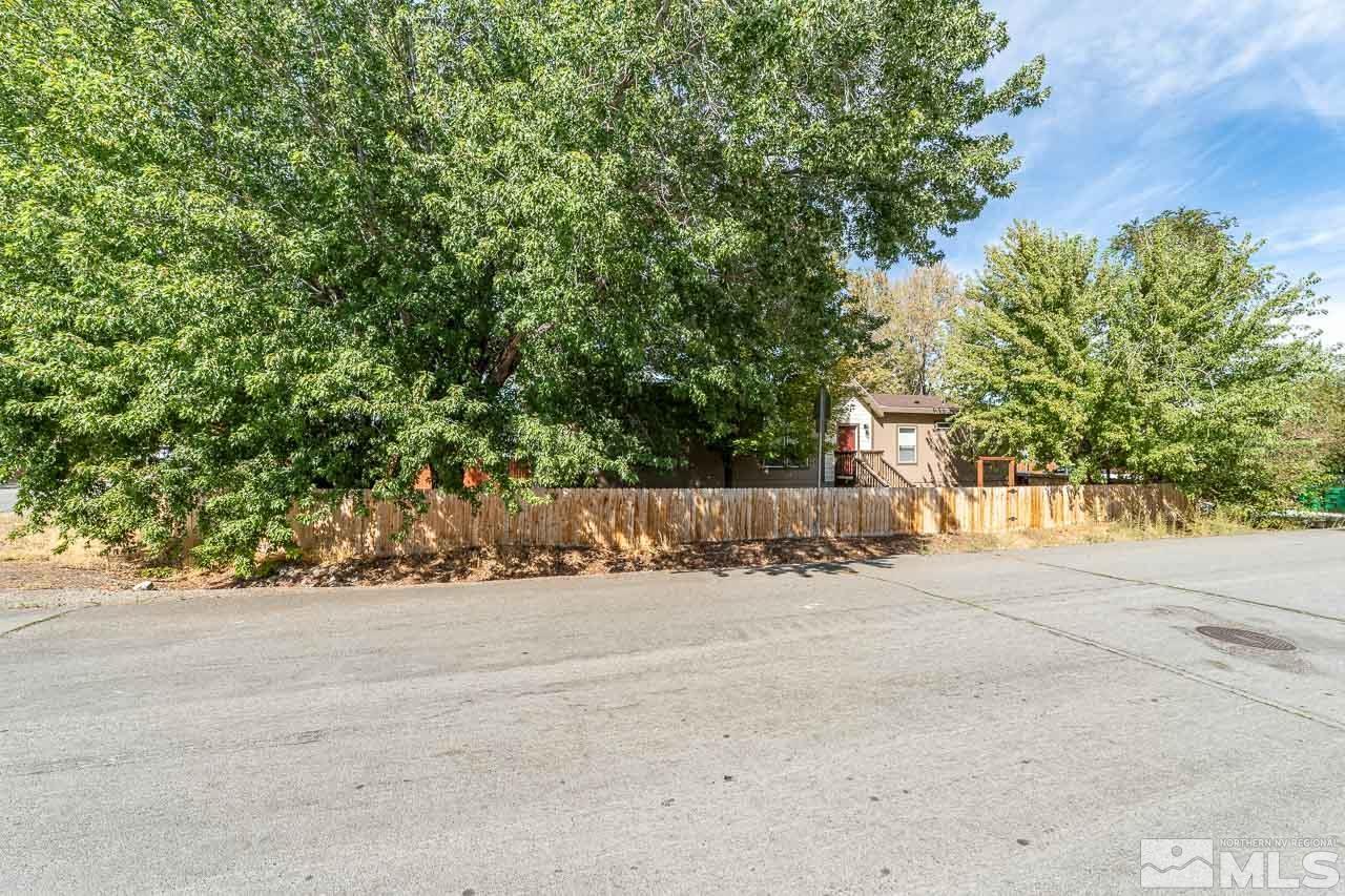 275 Magnolia Way Reno, NV 89506 - Photo 4 of 30 Photo 4