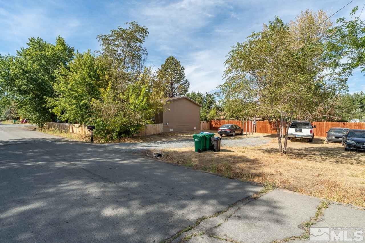 275 Magnolia Way Reno, NV 89506 - Photo 5 of 30 Photo 5