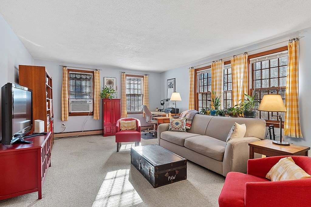 37 Freeman Road Chelmsford, MA 01824 - Photo 11 of 33
