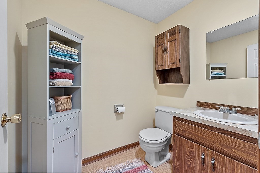 37 Freeman Road Chelmsford, MA 01824 - Photo 14 of 33