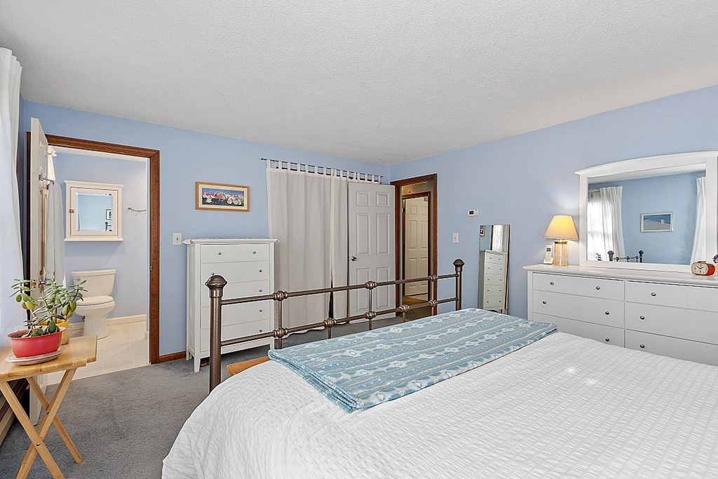 37 Freeman Road Chelmsford, MA 01824 - Photo 16 of 33