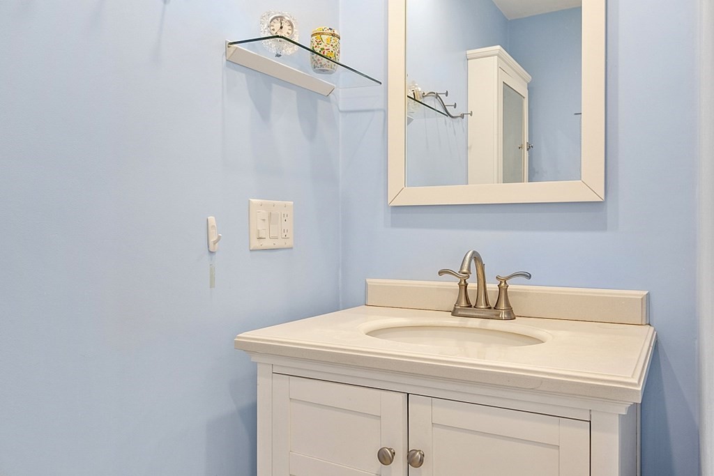 37 Freeman Road Chelmsford, MA 01824 - Photo 18 of 33
