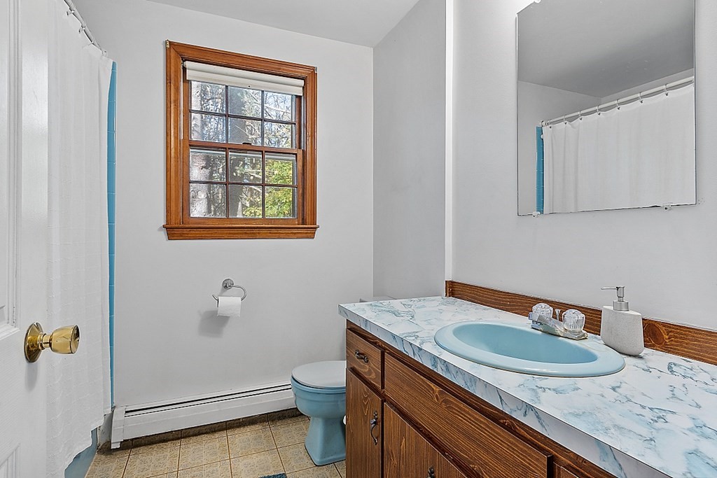 37 Freeman Road Chelmsford, MA 01824 - Photo 23 of 33
