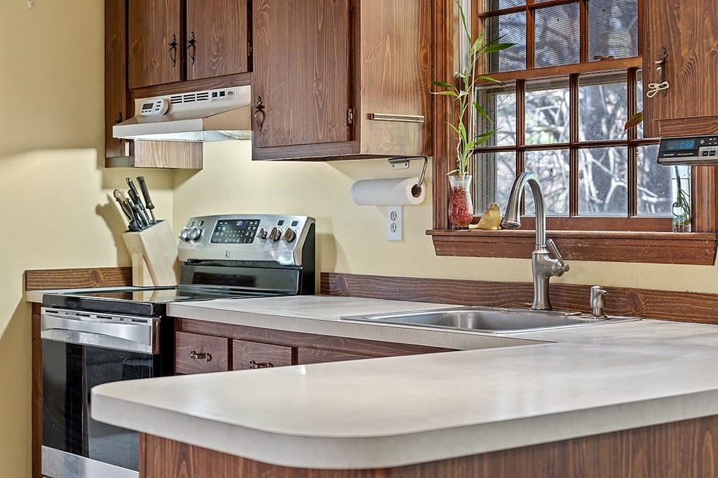 37 Freeman Road Chelmsford, MA 01824 - Photo 7 of 33