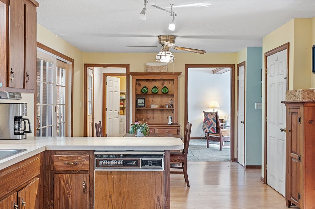 37 Freeman Road Chelmsford, MA 01824 - Photo 8 of 33