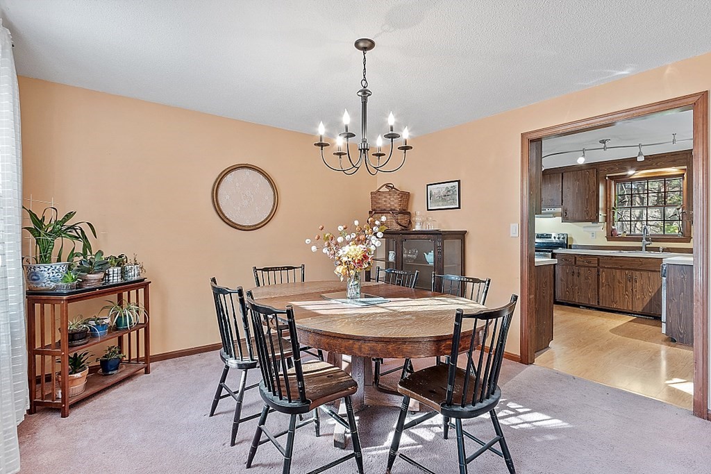 37 Freeman Road Chelmsford, MA 01824 - Photo 9 of 33