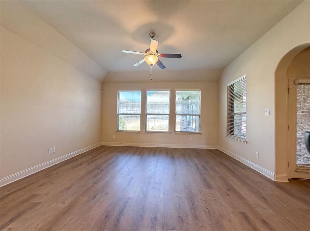3005 South College Avenue Decatur, TX 76234 - Photo 3 of 18