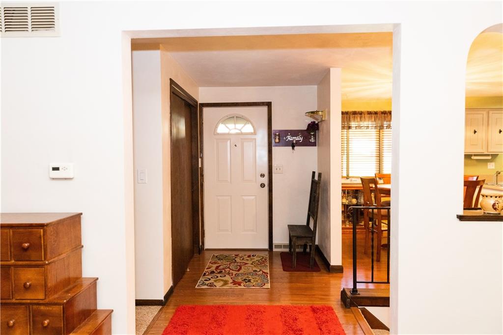 11322 McKee Road North Huntingdon, PA 15642 - Photo 3 of 25 Entryway with large closet.
