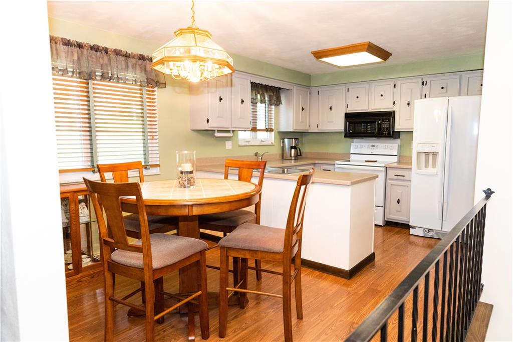 11322 McKee Road North Huntingdon, PA 15642 - Photo 5 of 25 Eat-in kitchen with easy maintenance flooring.