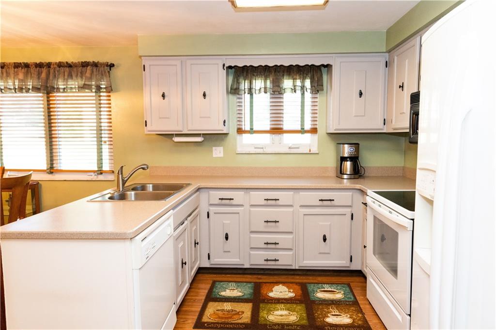 11322 McKee Road North Huntingdon, PA 15642 - Photo 6 of 25 Corian countertops were recently added.