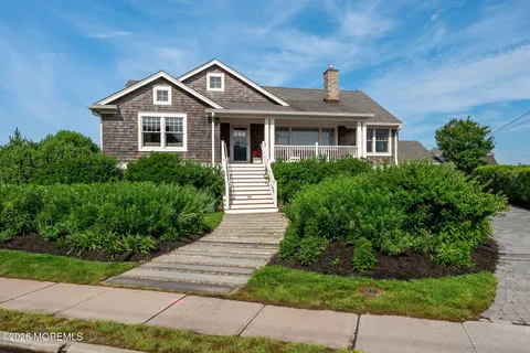$6,200,000 | 564 Lake Avenue, Bay Head, NJ 08742