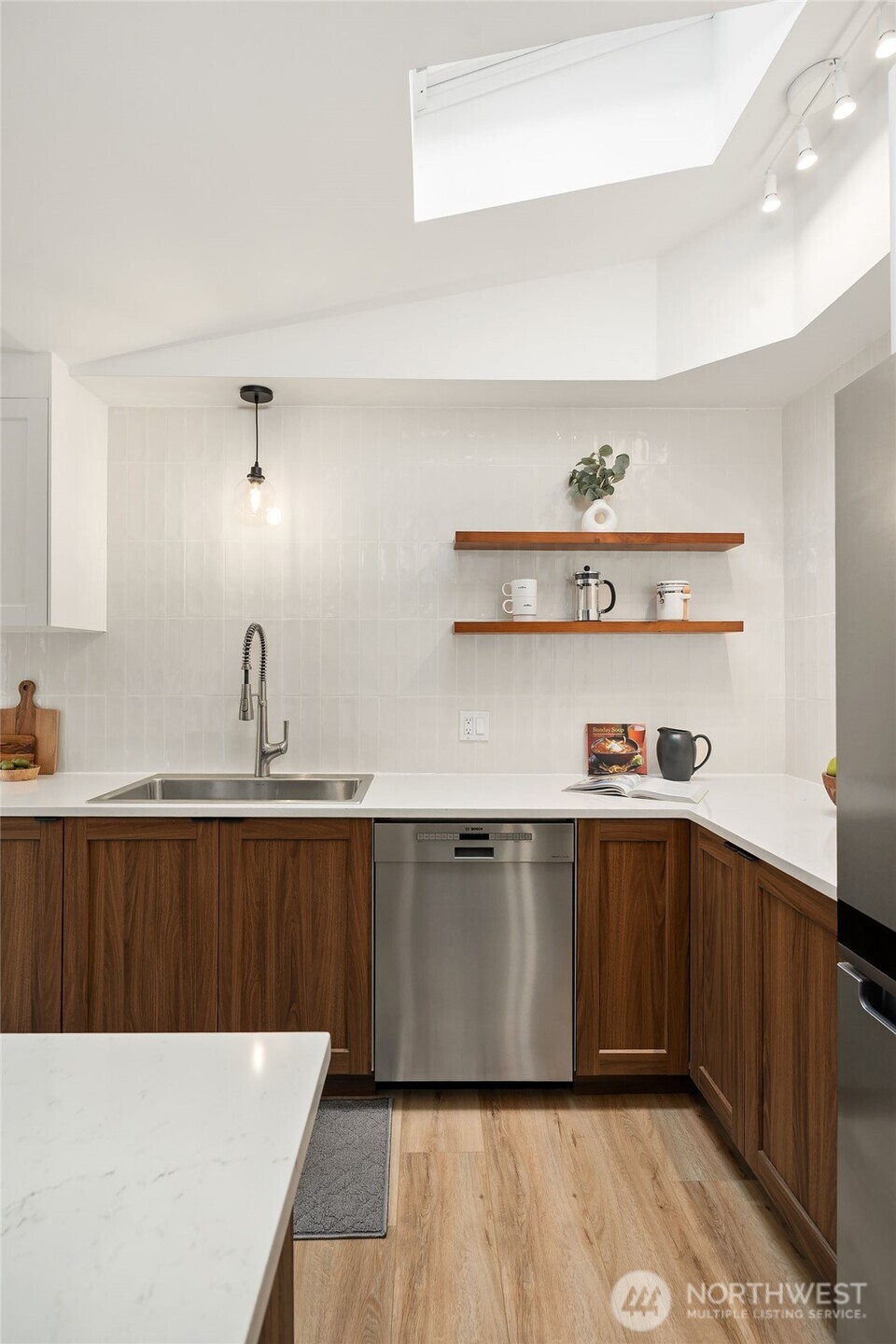 13002 6th Avenue Northwest Seattle, WA 98177 - Photo 9 of 38