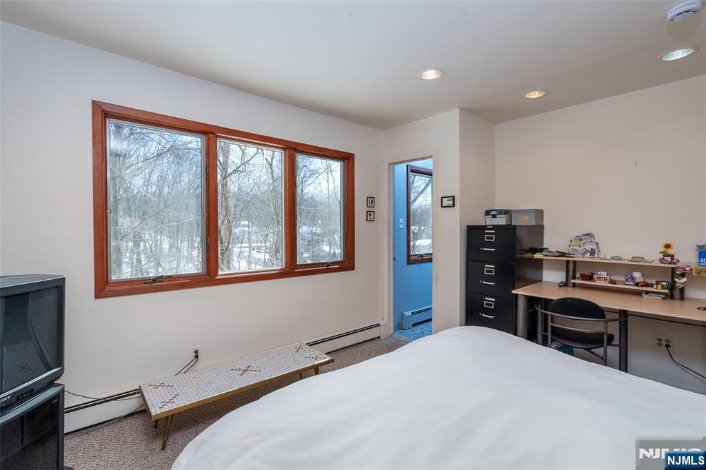 12 Ledgewood Terrace Butler, NJ 07405 - Photo 14 of 34