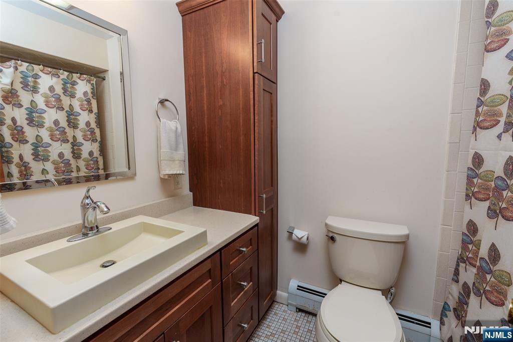 12 Ledgewood Terrace Butler, NJ 07405 - Photo 18 of 34