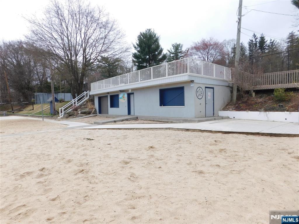 12 Ledgewood Terrace Butler, NJ 07405 - Photo 27 of 34