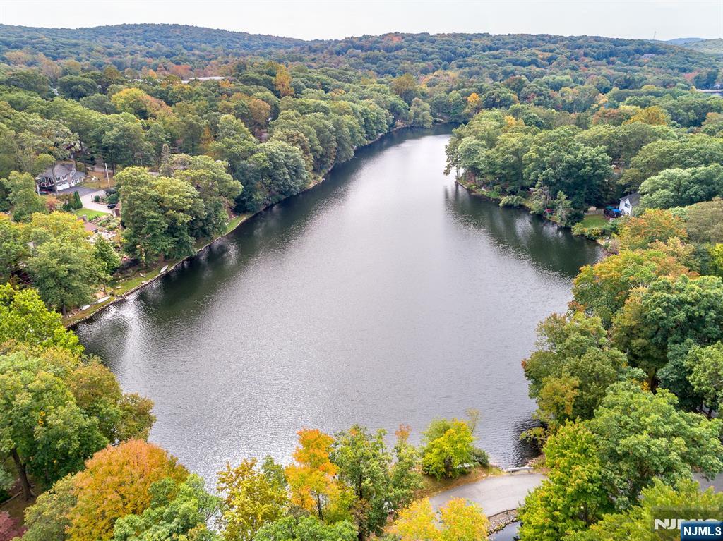 12 Ledgewood Terrace Butler, NJ 07405 - Photo 31 of 34
