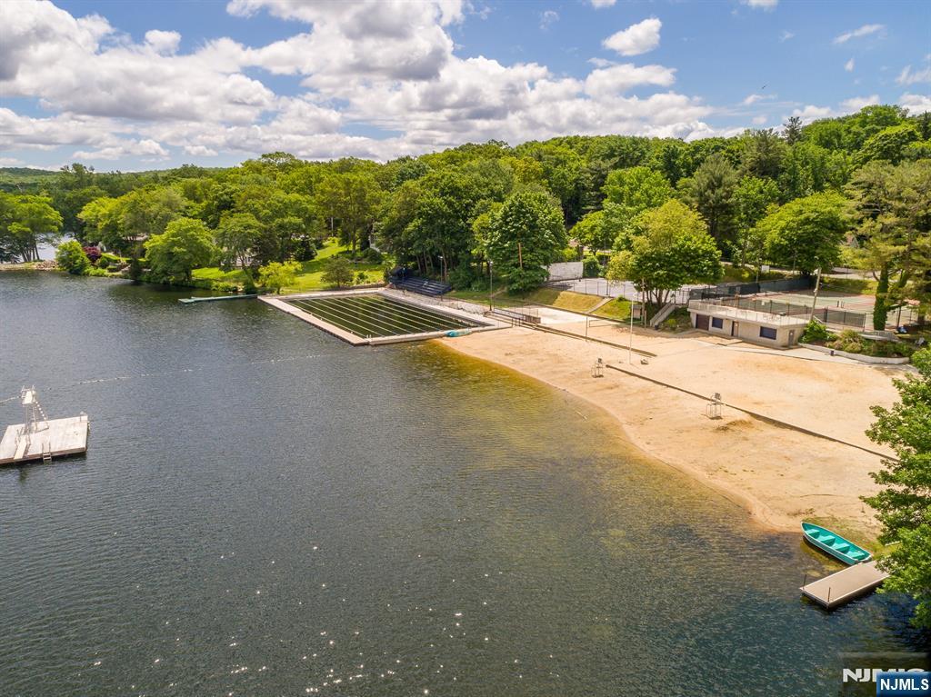 12 Ledgewood Terrace Butler, NJ 07405 - Photo 34 of 34 a view of a terrace with a yard