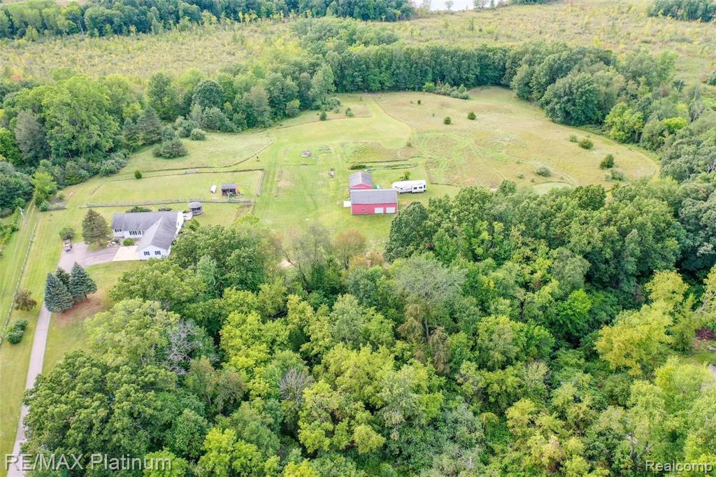 7498 Silver Lake Road Linden, MI 48451 - Photo 4 of 59